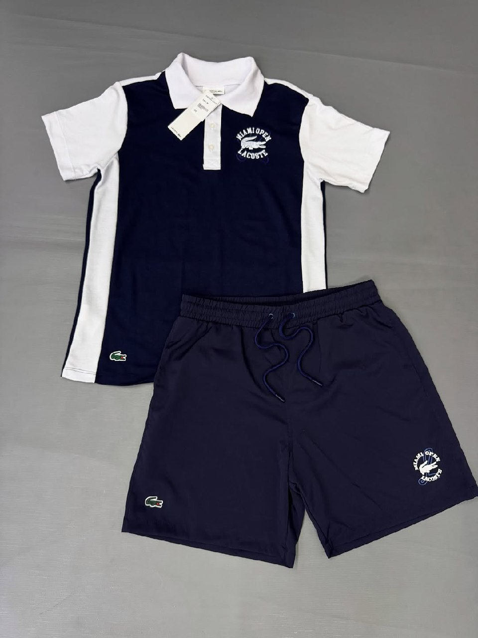 Kit Lacoste Bermuda e Polo